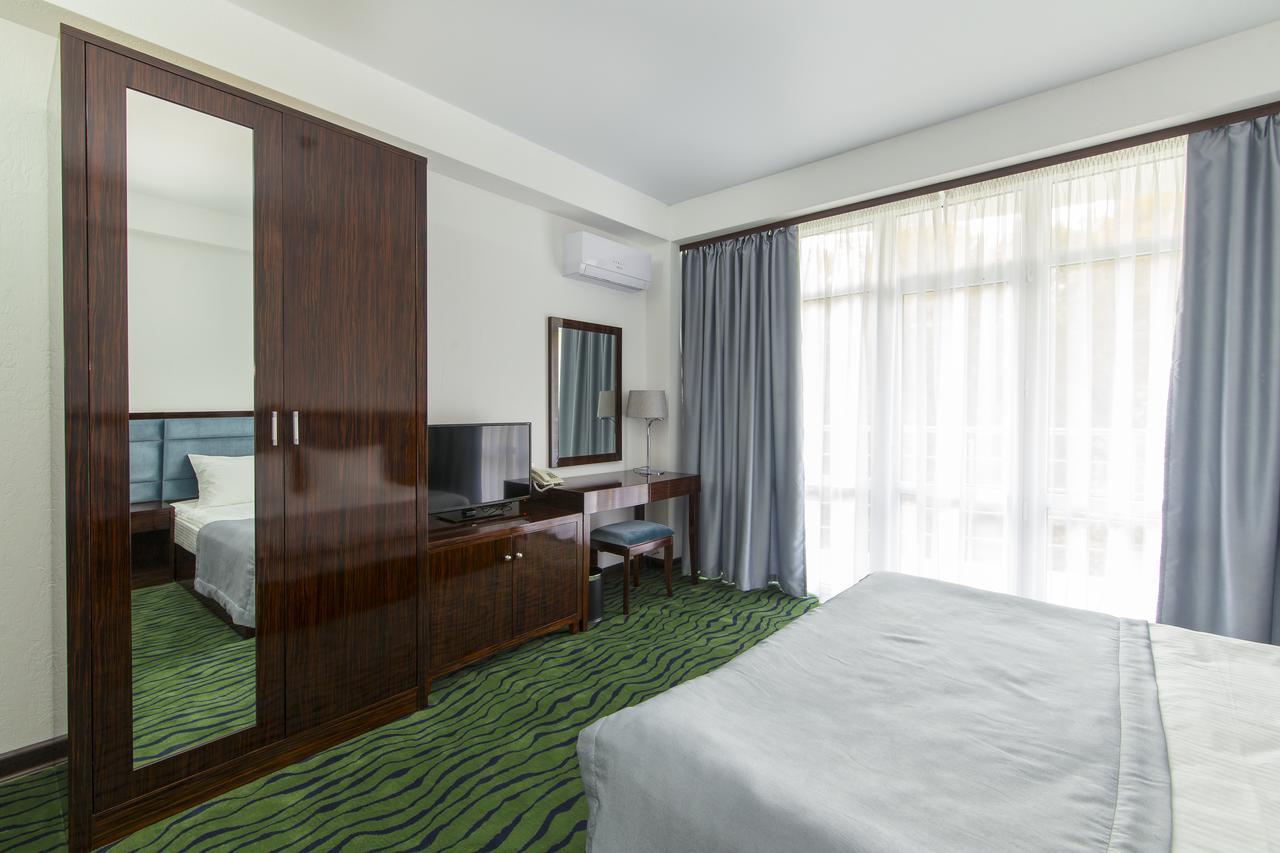 Sunrise Garden Hotel 3* Gagra Exterior foto