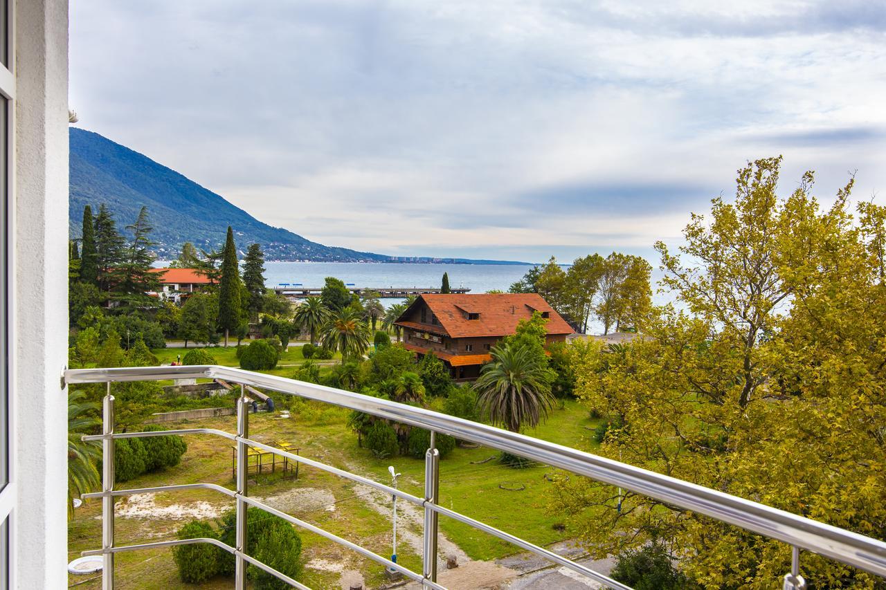 Sunrise Garden Hotel 3* Gagra Exterior foto
