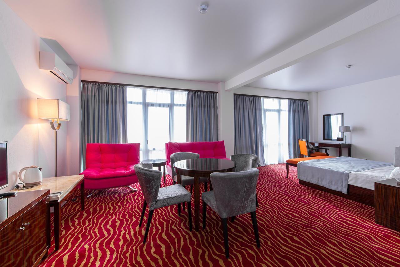 Sunrise Garden Hotel 3* Gagra Exterior foto