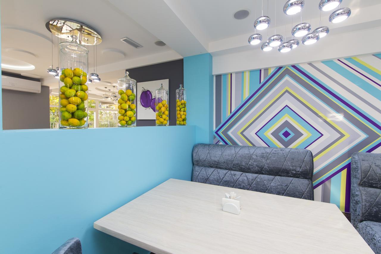 Sunrise Garden Hotel 3* Gagra Exterior foto
