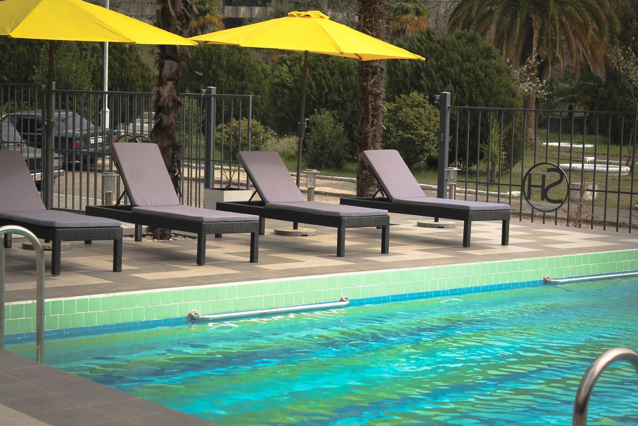 Sunrise Garden Hotel 3* Gagra Exterior foto
