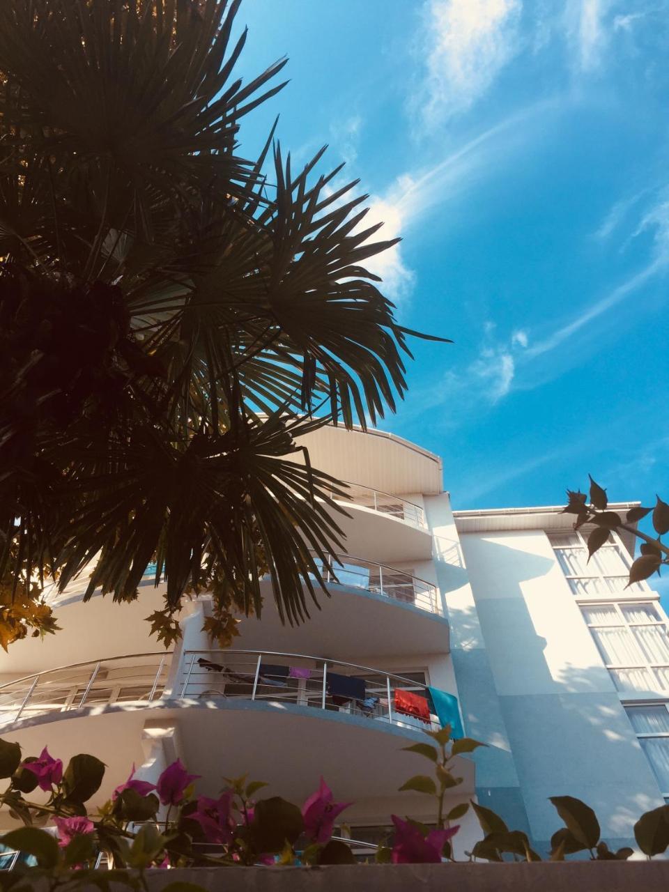 Sunrise Garden Hotel 3* Gagra Exterior foto