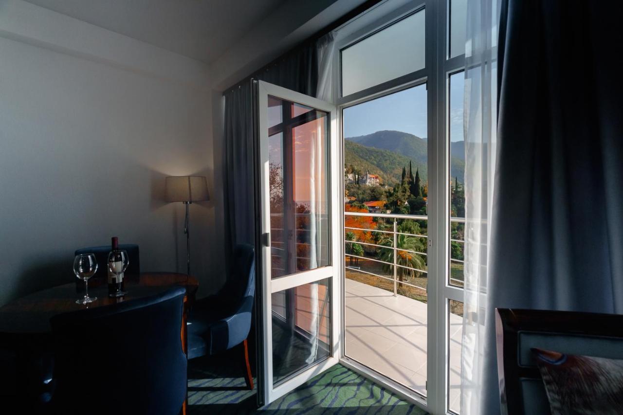 Sunrise Garden Hotel 3* Gagra Exterior foto